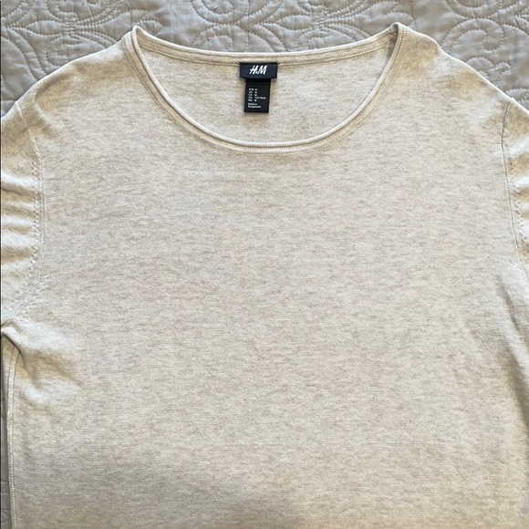 H&M Sweater - Picture 2 of 3